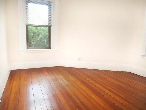 1378 Beacon #2, Brookline, MA 02446