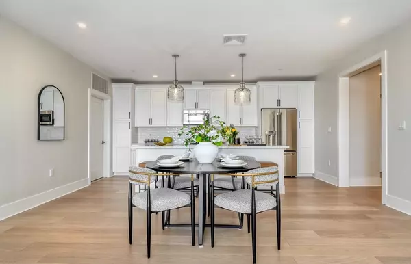 Wakefield, MA 01880,62 Foundry St #208