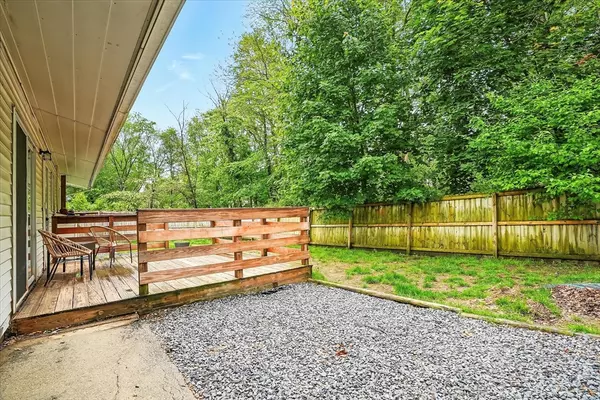 Northbridge, MA 01588,690 Benson Rd