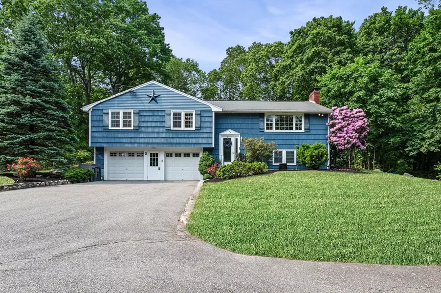 5 Cedar St, North Reading, MA 01864