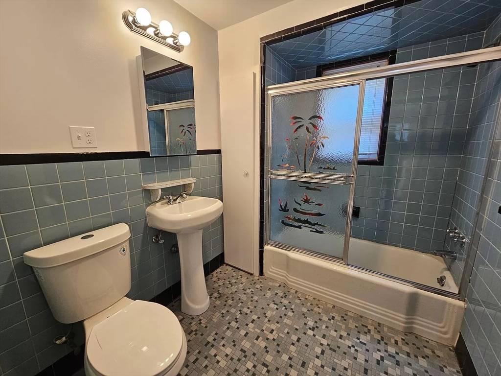 Boston, MA 02125,40 Spring Garden Street #1