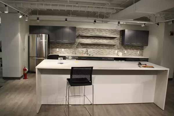 Boston, MA 02111,186 Lincoln St