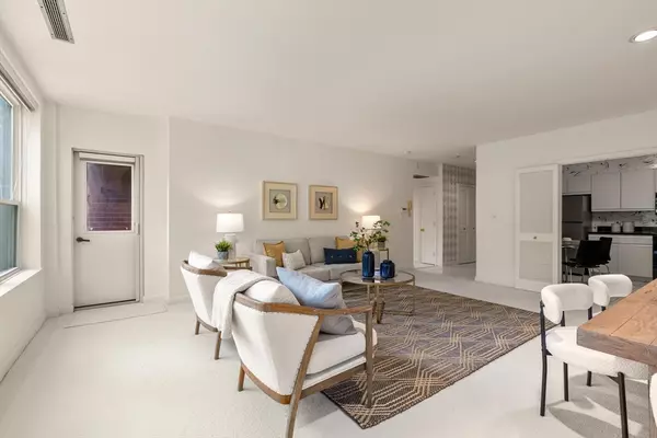 Newton, MA 02459,210 Nahanton St #504