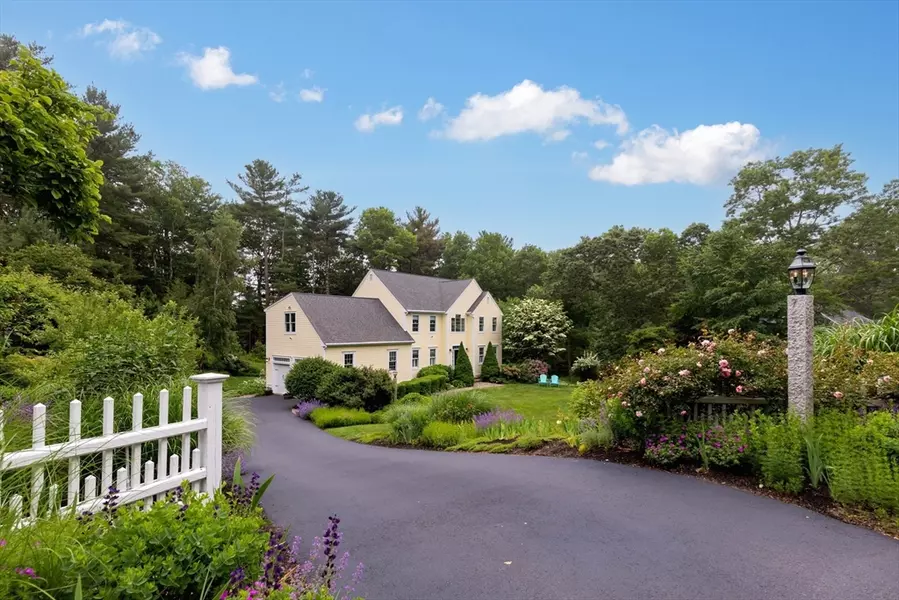 7 Laura's Lane, Marshfield, MA 02050