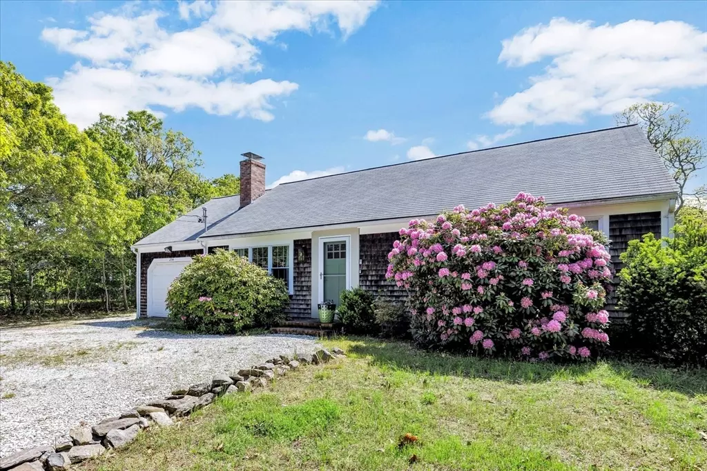 Chatham, MA 02659,274 Morton Rd