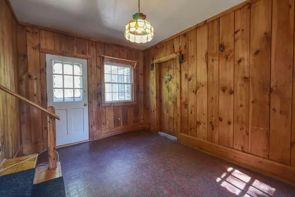 Barnstable, MA 02632,175 Knotty Pine Ln