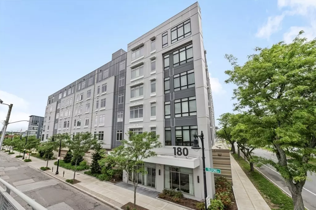 Boston, MA 02135,180 Telford Street #614