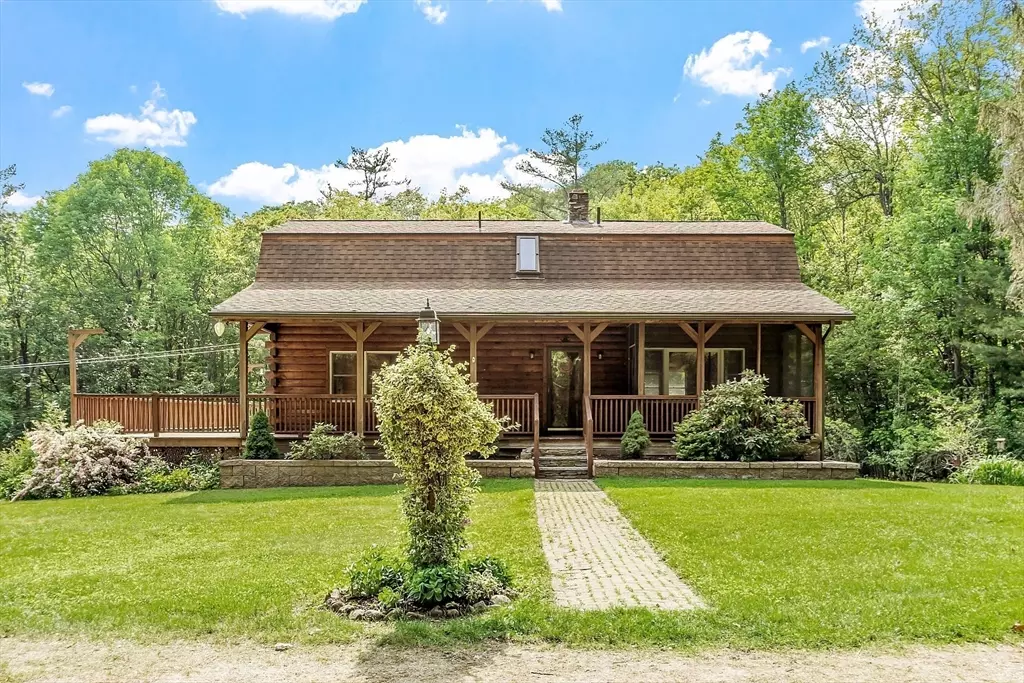 Hubbardston, MA 01452,40 Lombard Rd