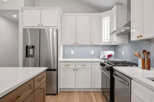 Middleton, MA 01949,12 Edgewood Rd