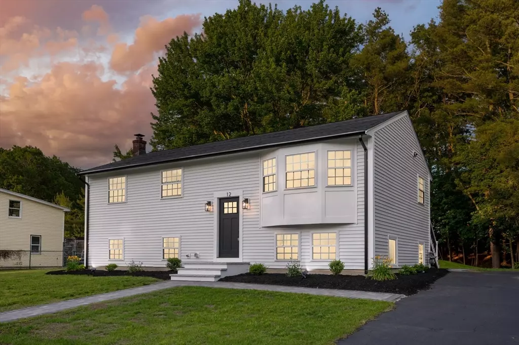 Middleton, MA 01949,12 Edgewood Rd