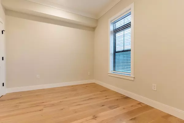 Boston, MA 02134,157 Everett St. #102