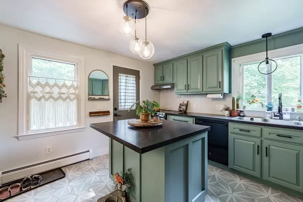 Belchertown, MA 01007,107 Howard St