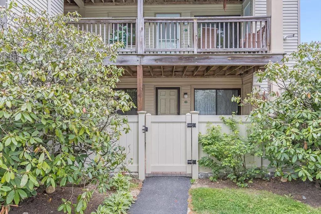 Barnstable, MA 02601,800 Bearses Way #5SD