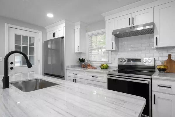 West Boylston, MA 01583,93 Horseshoe Dr