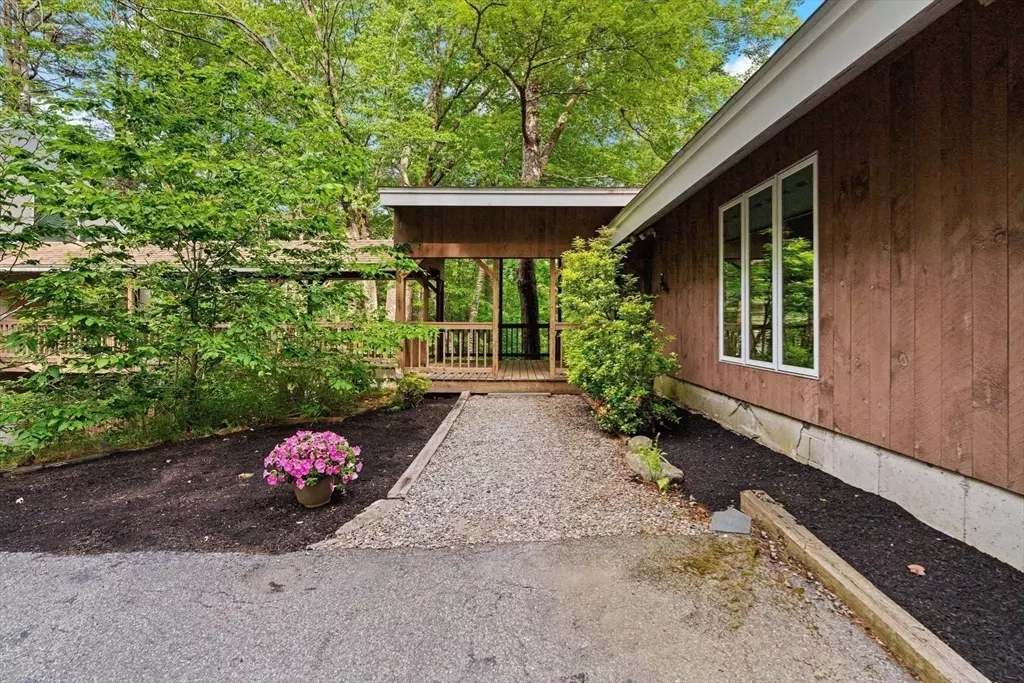 Carlisle, MA 01741,148 Rutland St