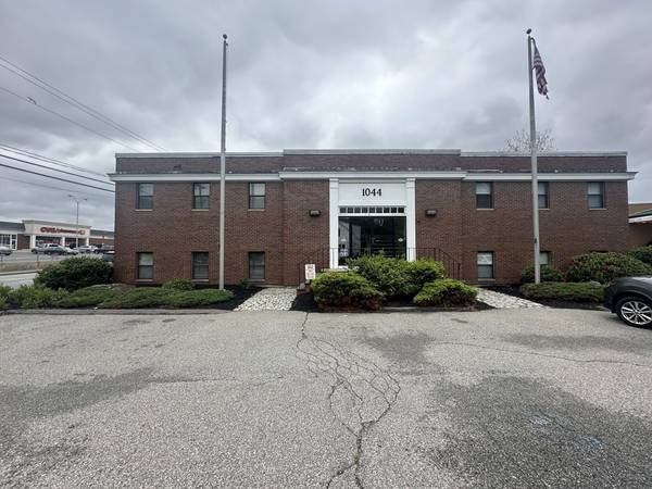 Stoughton, MA 02072,1044 Central St #103