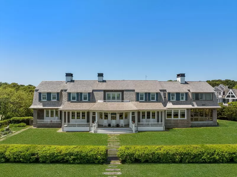 150 East Chop Dr, Oak Bluffs, MA 02557