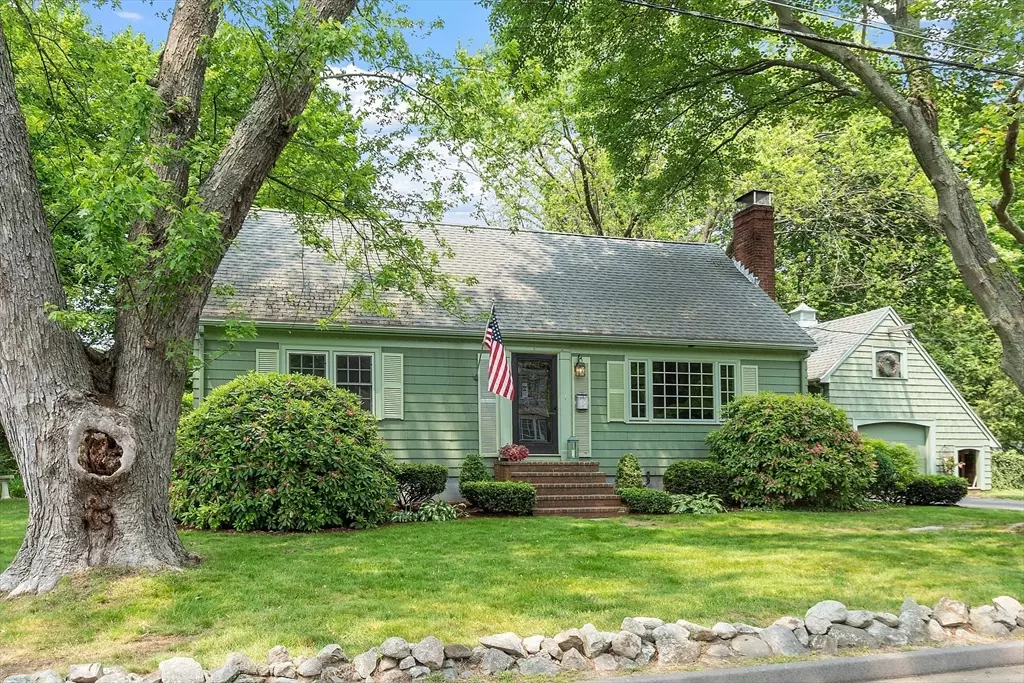 Wakefield, MA 01880,8 Mitchell Ln