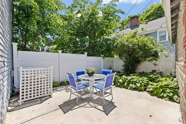 14 Temple St. #14, Boston, MA 02126