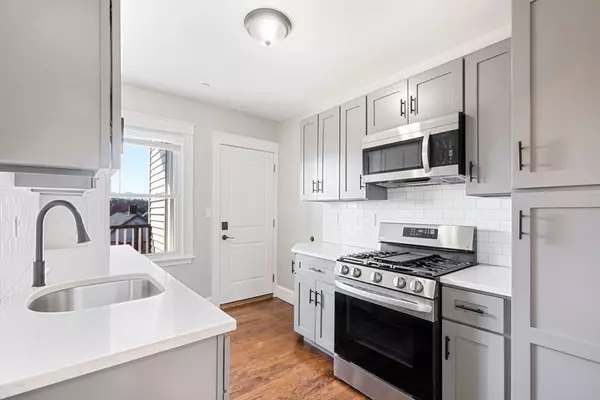 10 Centre Ave #5, Boston, MA 02124