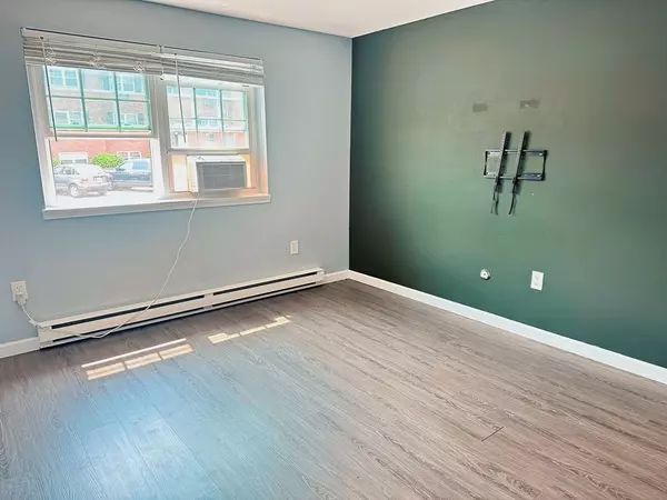 4 Maple Crest Circle #D Holyoke, MA 01040