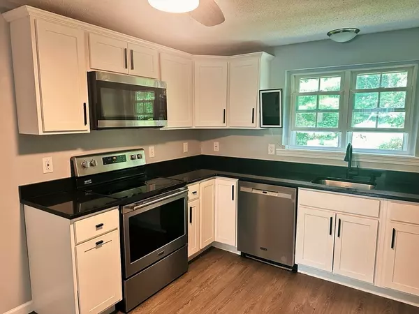 4 Maple Crest Circle #D Holyoke, MA 01040