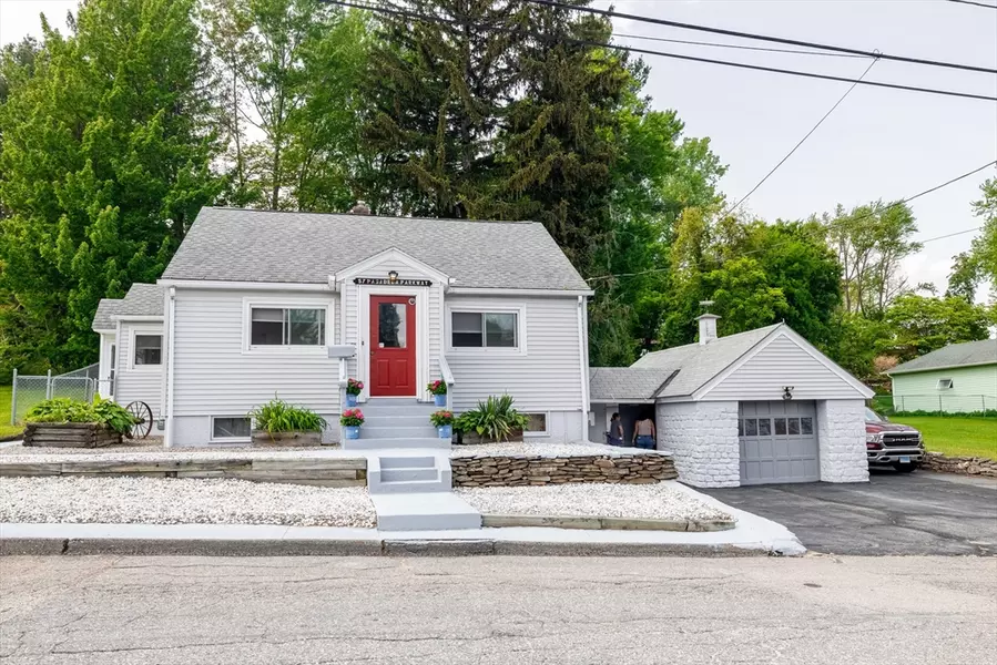 57 Pasadena Pkwy, Worcester, MA 01605