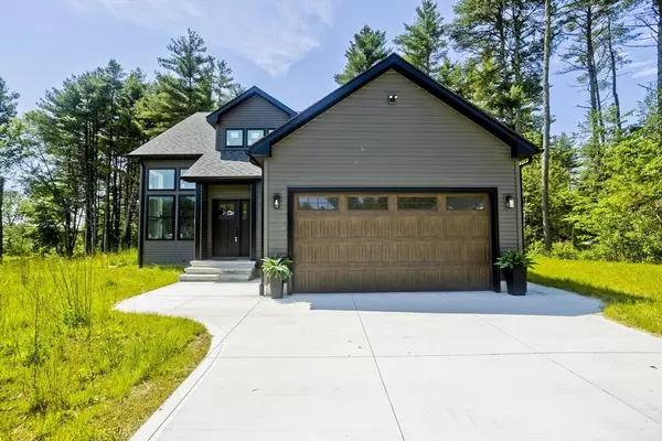17 Woodland Lane, Belchertown, MA 01007