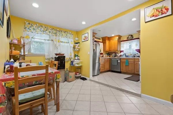 Revere, MA 02151,439 Vane St
