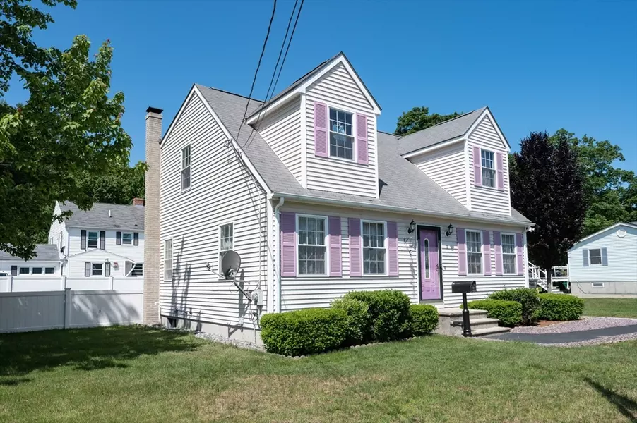 2 Garden St, Uxbridge, MA 01569
