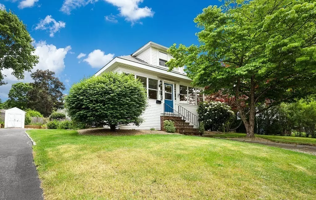 Walpole, MA 02032,260 Pleasant St