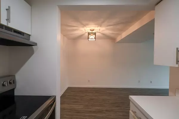 North Attleboro, MA 02760,68 North Washington St #205