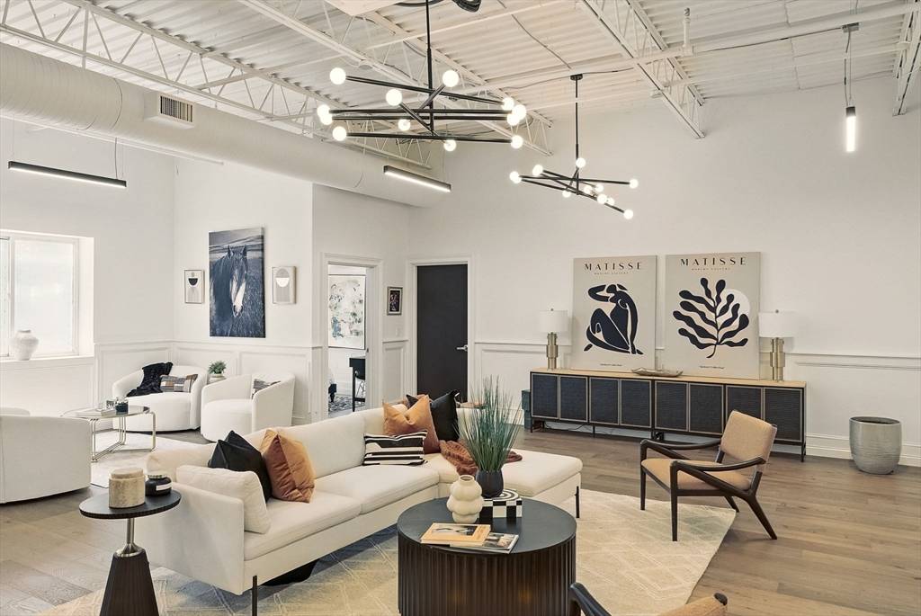 147 Sherman St #201, Cambridge, MA 02140