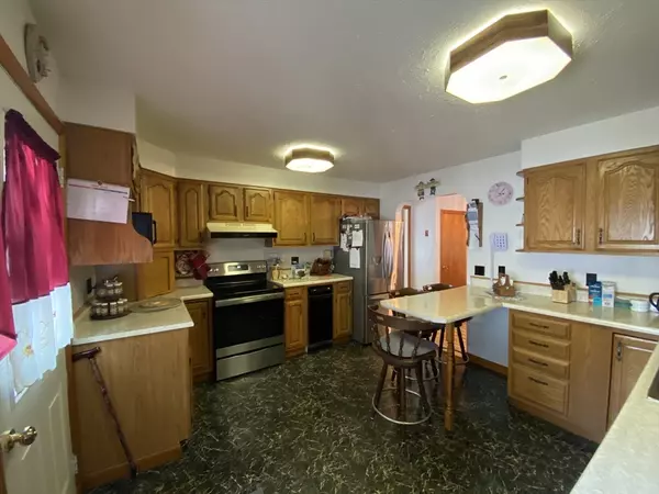 Warren, MA 01083,56 Moore Ave