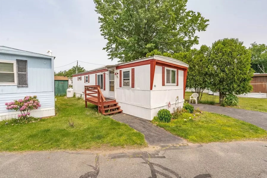 93 Grochmal Ave U: 80, Springfield, MA 01151