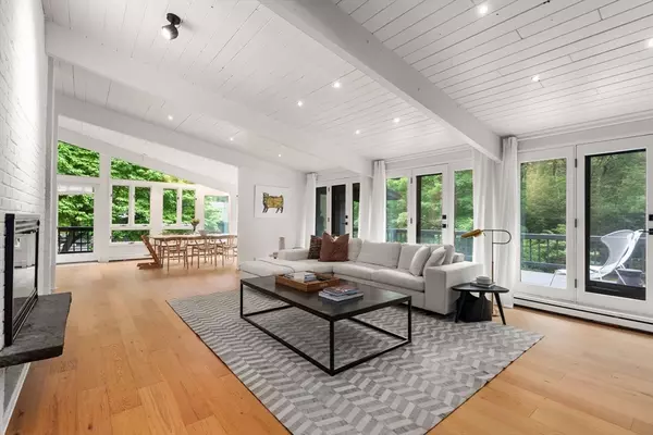 Weston, MA 02493,86 Myles Standish Rd