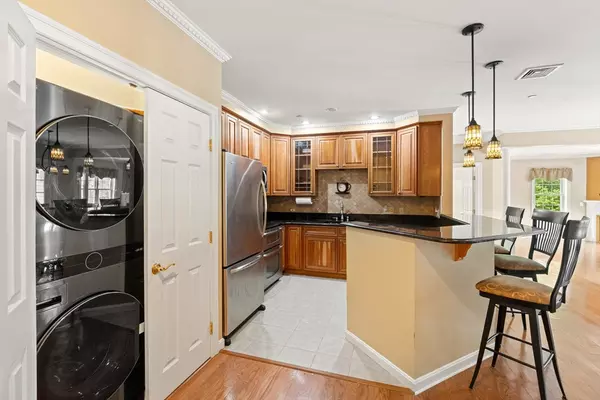North Andover, MA 01845,190 Chickering Rd #201D