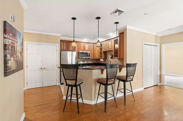 North Andover, MA 01845,190 Chickering Rd #201D