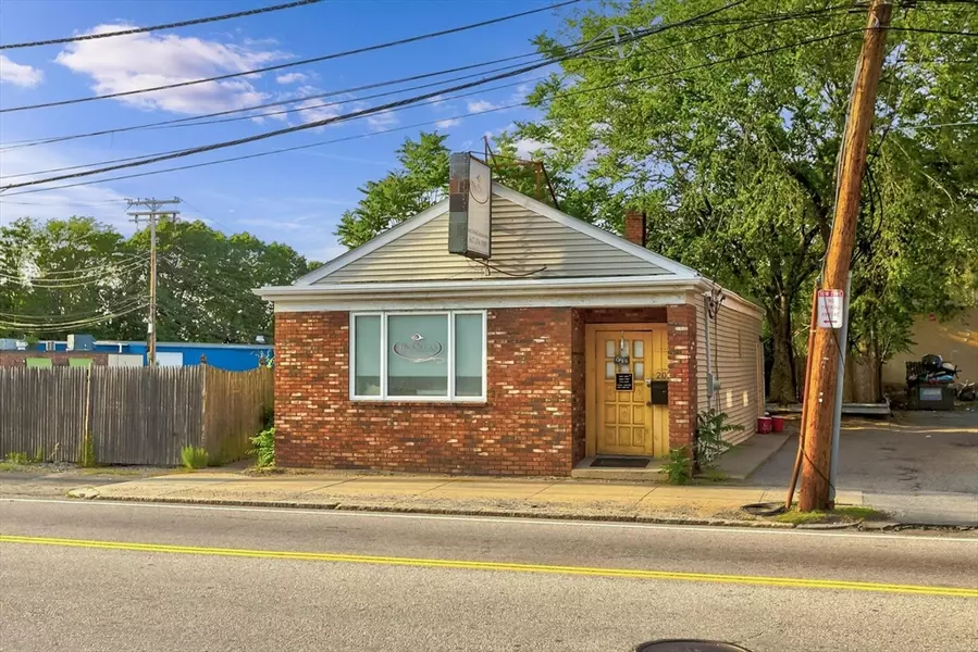 202 Neponset Valley Pkwy, Boston, MA 02136
