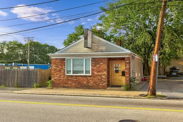 202 Neponset Valley Pkwy, Boston, MA 02136
