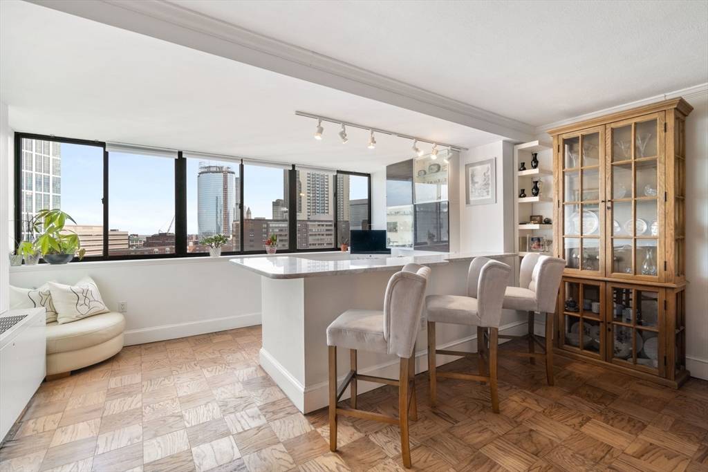 Boston, MA 02114,8 Whittier Place #17E