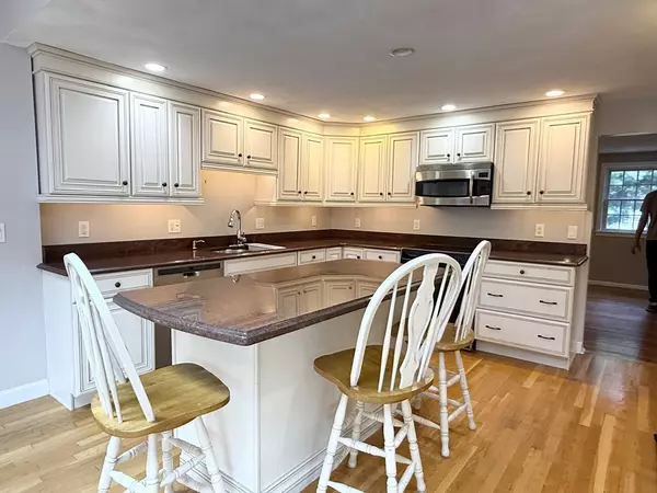 Lexington, MA 02420,161 North St #1