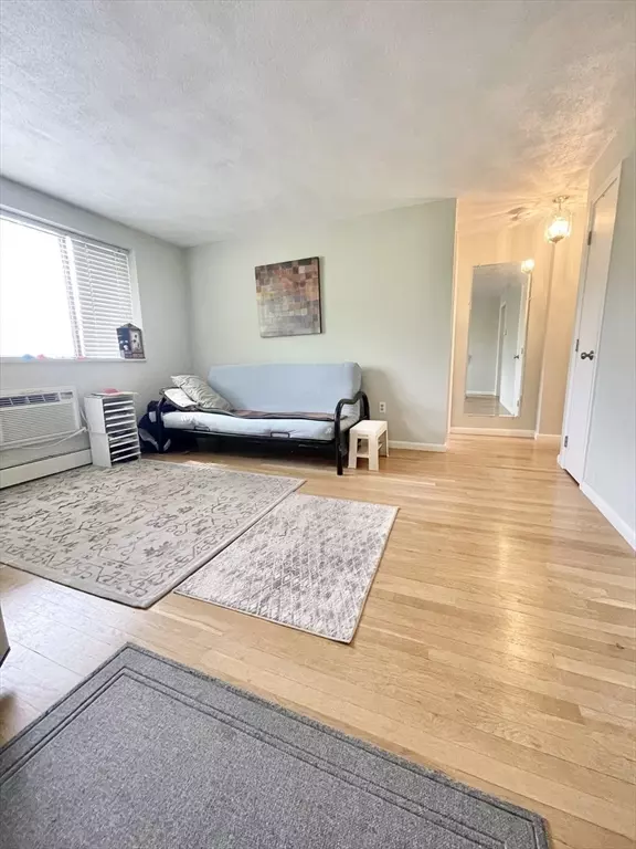Cambridge, MA 02139,5 Centre St #31