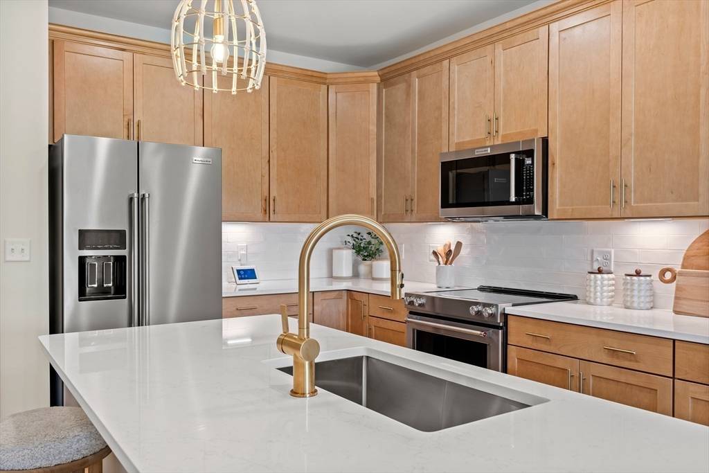 Westborough, MA 01581,2 Codman Way #108