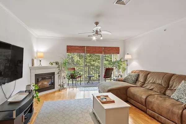 Holden, MA 01522,1818 Main St #307