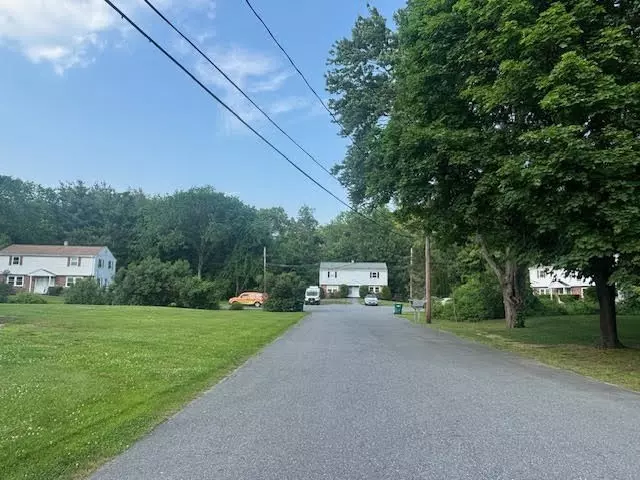 Acton, MA 01720,4,7,8 Crestwood Lane