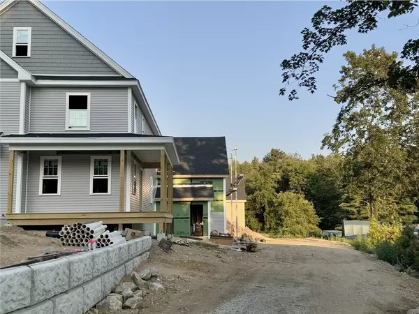 Acton, MA 01720,90 Willow Street #1
