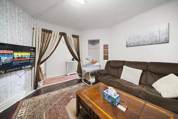 3 Cleveland St Springfield, MA 01104