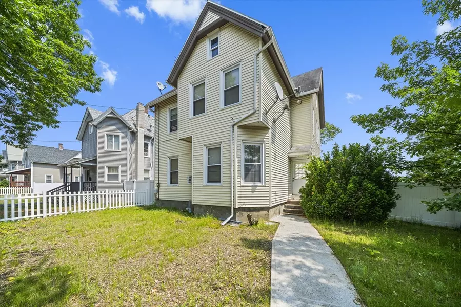 3 Cleveland St, Springfield, MA 01104