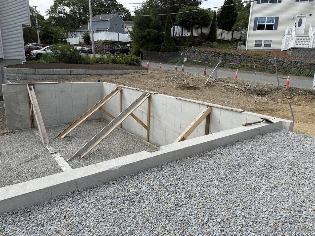 Waltham, MA 02451,14 Piedmnot Ave